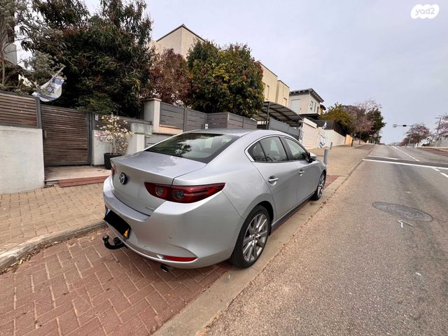 מודעת רכב מאזדה 3