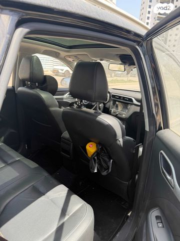 מודעת רכב אם ג'י ZS