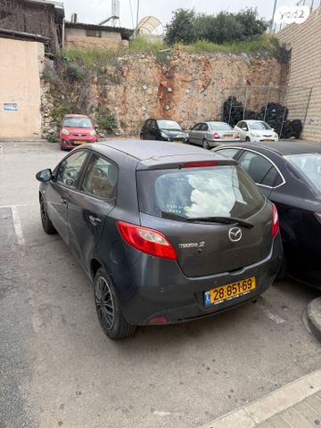 מודעת רכב מאזדה 2