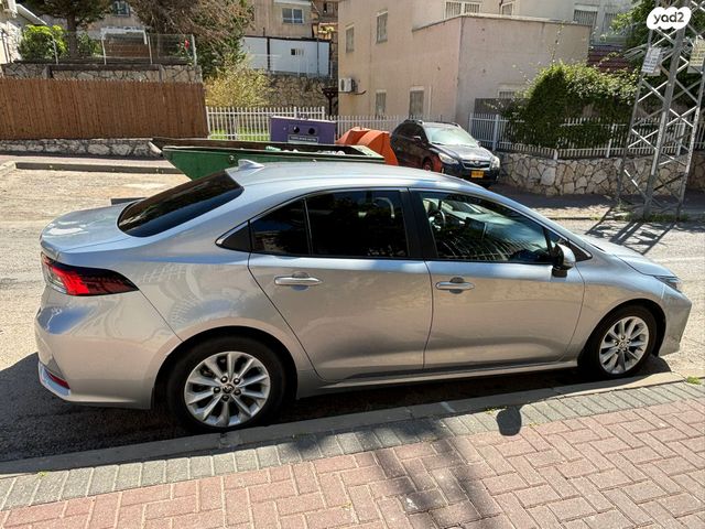 מודעת רכב טויוטה קורולה