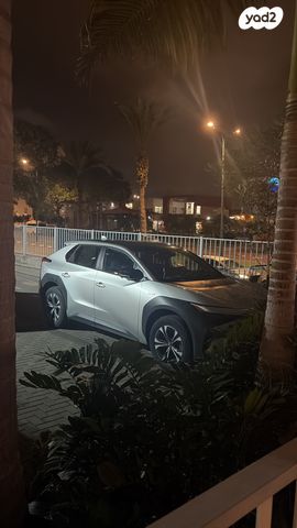 מודעת רכב טויוטה bZ4X