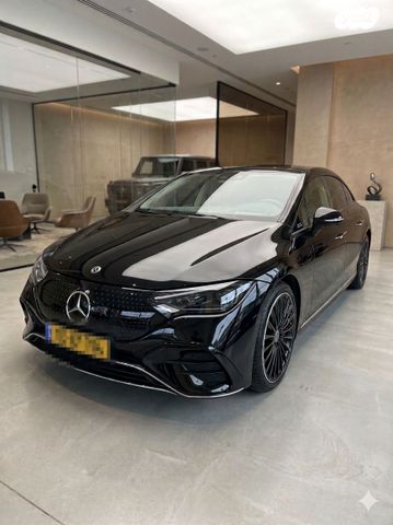 מודעת רכב מרצדס-בנץ EQE