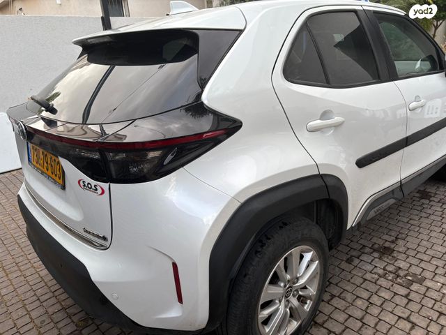 מודעת רכב טויוטה יאריס קרוס