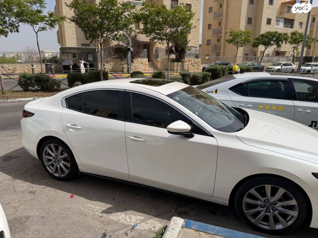 מודעת רכב מאזדה 3