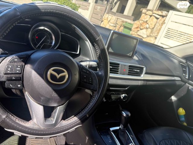 מודעת רכב מאזדה 3