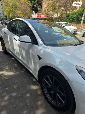 מודעת רכב טסלה מודל 3