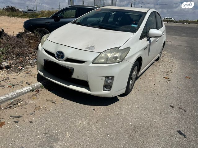 מודעת רכב טויוטה פריוס