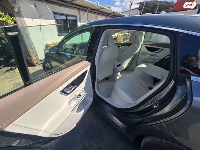 מודעת רכב מרצדס-בנץ EQE