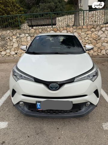 מודעת רכב טויוטה C-HR