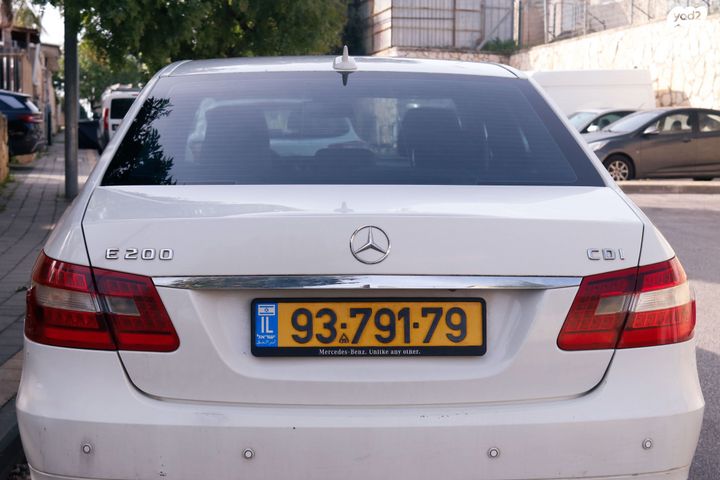 מודעת רכב מרצדס-בנץ E-class
