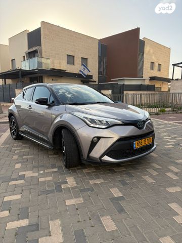 מודעת רכב טויוטה C-HR