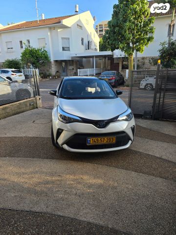 מודעת רכב טויוטה C-HR