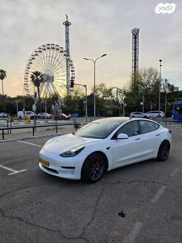 מודעת רכב טסלה מודל 3