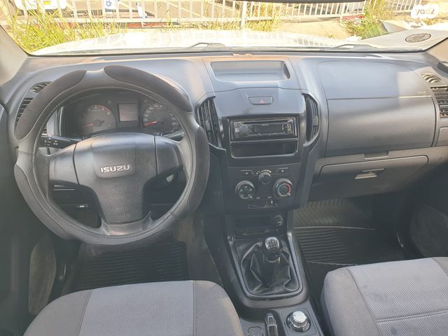 מודעת רכב איסוזו די-מקס