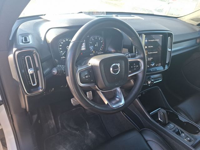 מודעת רכב וולוו XC40 1
