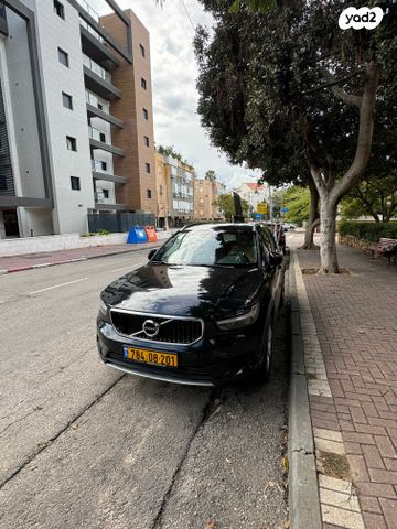 מודעת רכב וולוו XC40