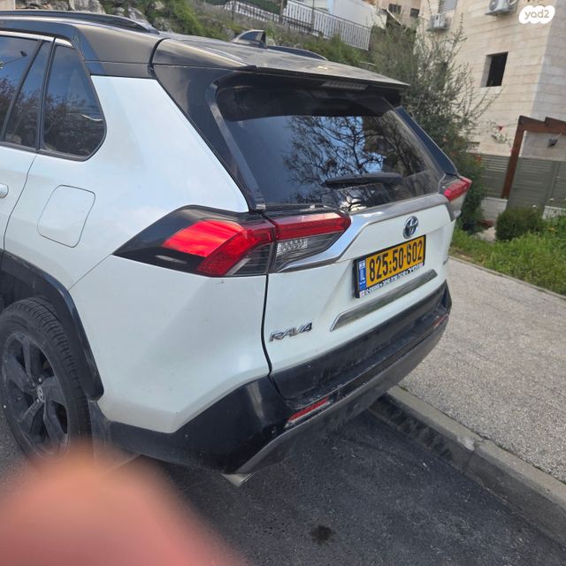 מודעת רכב טויוטה RAV4