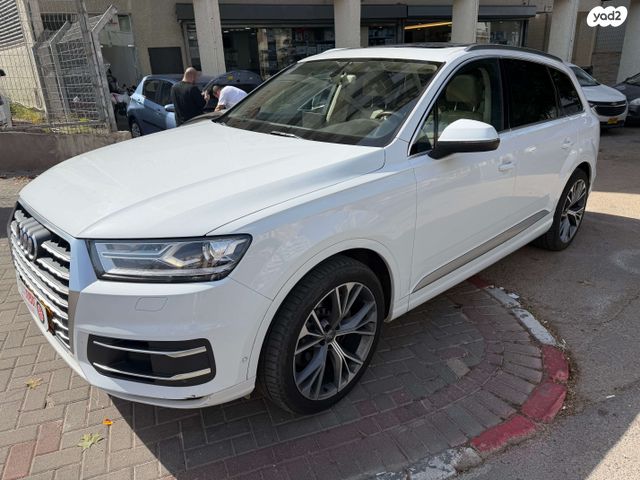 מודעת רכב אאודי Q7