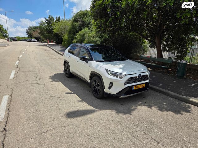 מודעת רכב טויוטה RAV4