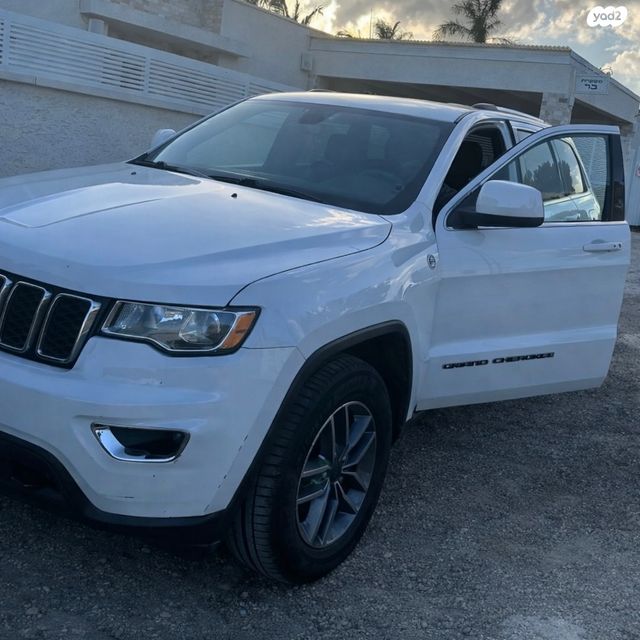 מודעת רכב ג'יפ גרנד צ'ירוקי