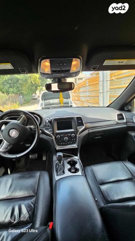 מודעת רכב ג'יפ גרנד צ'ירוקי