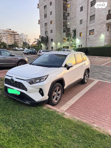 מודעת רכב טויוטה RAV4