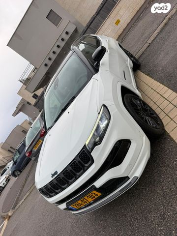 מודעת רכב ג'יפ קומפאס