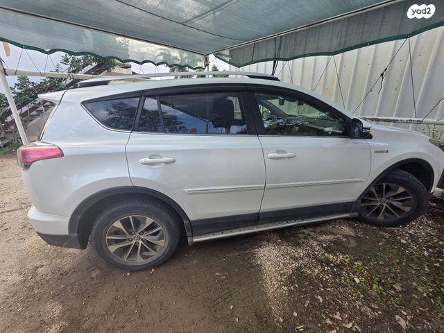 מודעת רכב טויוטה RAV4