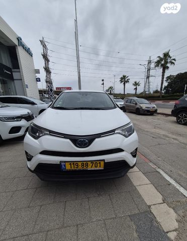 מודעת רכב טויוטה RAV4