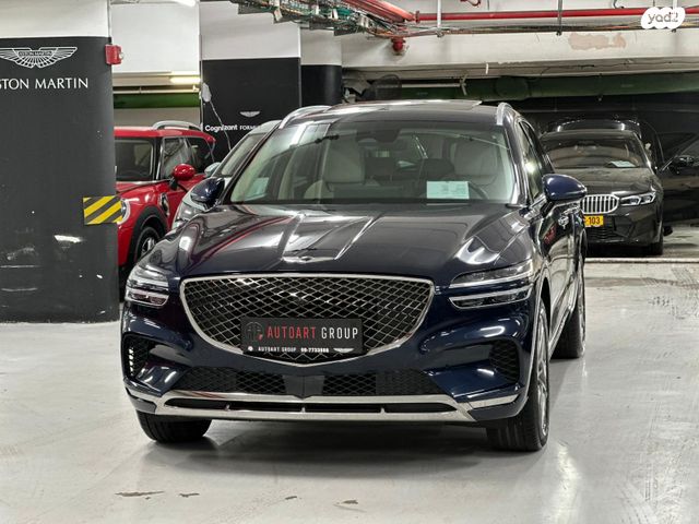 מודעת רכב ג'נסיס GV70