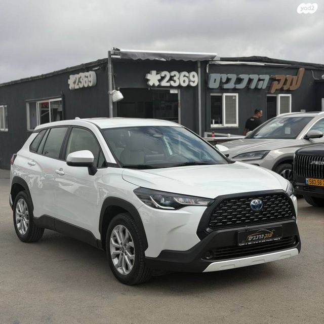 מודעת רכב טויוטה קורולה קרוס