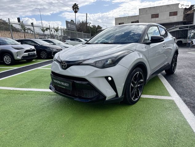מודעת רכב טויוטה C-HR