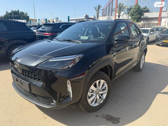 מודעת רכב טויוטה יאריס קרוס