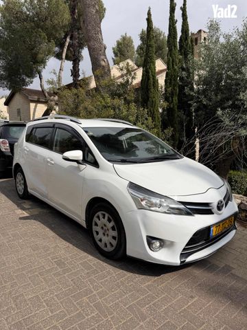 מודעת רכב טויוטה ורסו