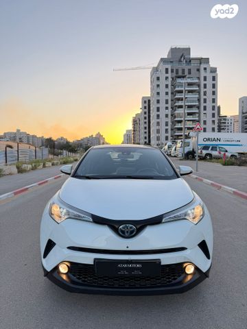 מודעת רכב טויוטה C-HR 1