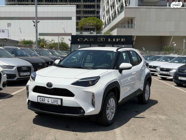 מודעת רכב טויוטה יאריס קרוס