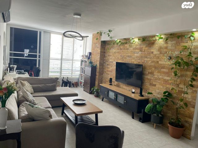 שדרות חיים וייצמן 94