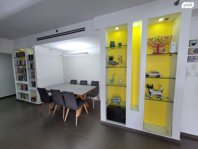 אריה בן אליעזר 22