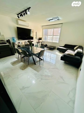 שדרות חיים וייצמן 105