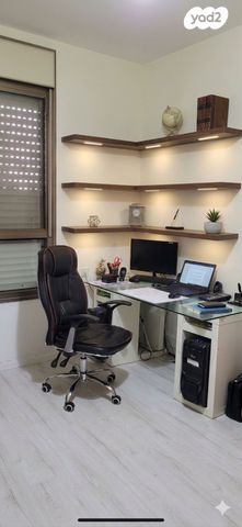 זכרון יעקב 23