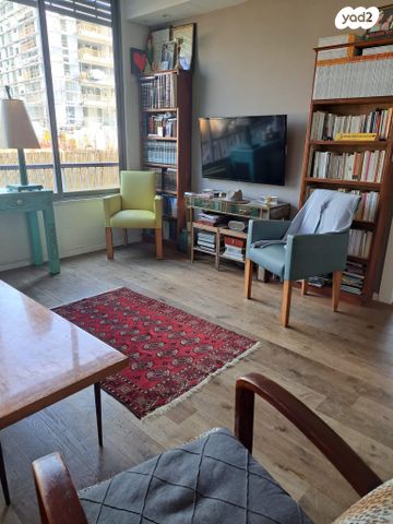 ארלוזורוב 125