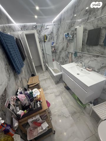 מניה וישראל שוחט 19