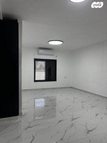 ז'בוטינסקי 15