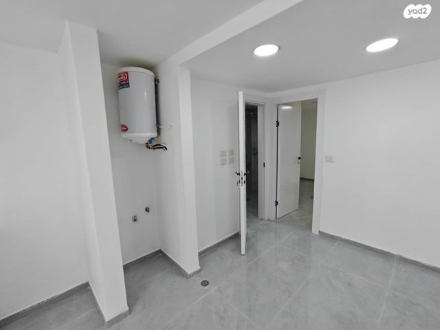 יונה בן אמיתי 25