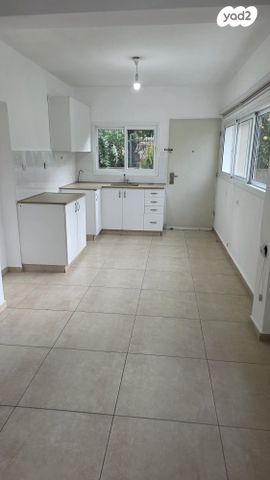 יריעות שלמה 9