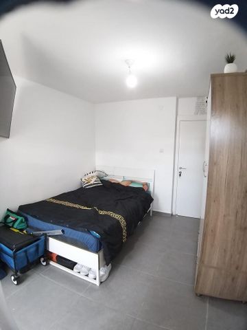 אבן גבירול 9