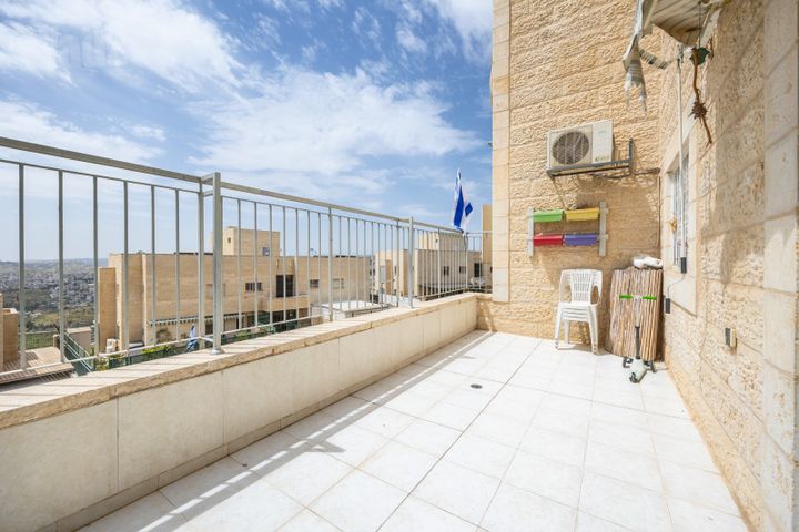 דירה למכירה בירושלים (תיווך) — 5
