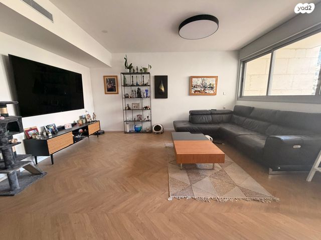 הגוש הגדול, רמת אביב החדשה, נופי ים