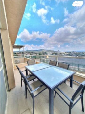 גבעת אלונים