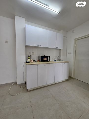 שדרות ההסתדרות 12